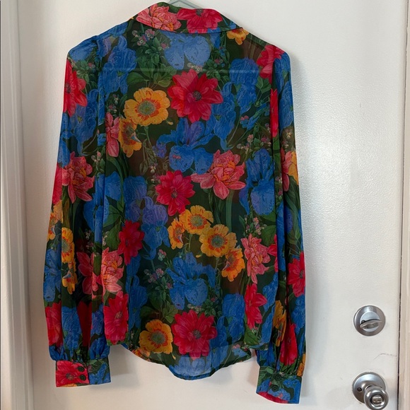 Brand of OLIVCEUS. Floral red and blu and green and  yelow. Size M - Picture 7 of 8